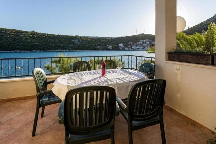 Image No.5-13 Bed Property for sale