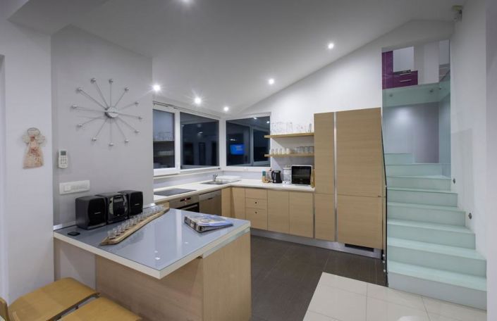 Image No.15-5 Bed Property for sale