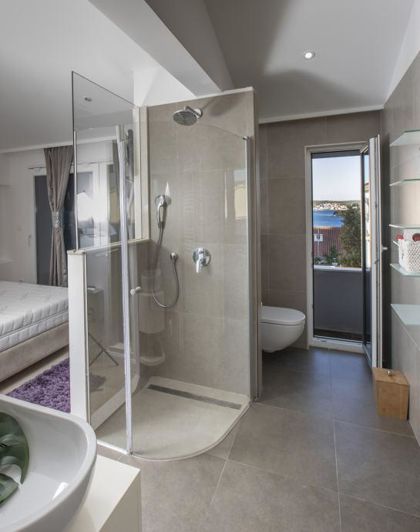 Image No.23-5 Bed Property for sale