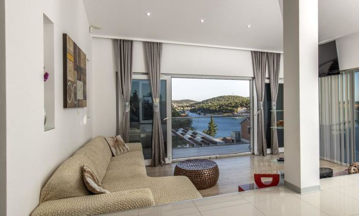 Image No.25-5 Bed Property for sale