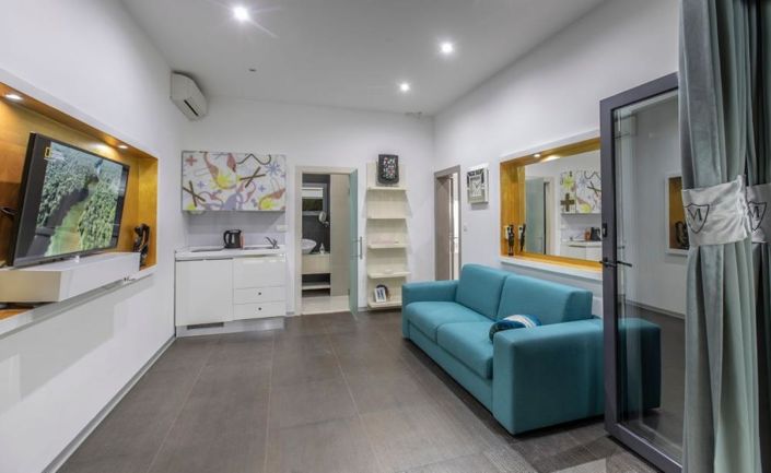 Image No.7-5 Bed Property for sale