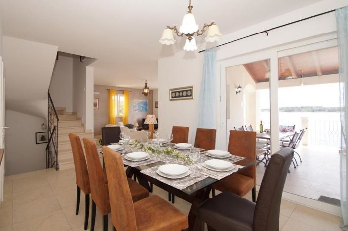 Image No.16-4 Bed Property for sale