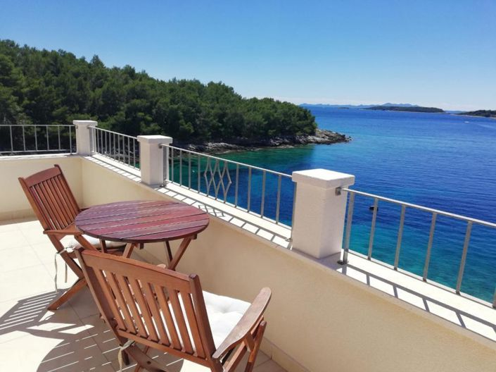 Image No.4-4 Bed Property for sale