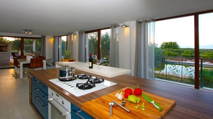 Image No.11-3 Bed Property for sale