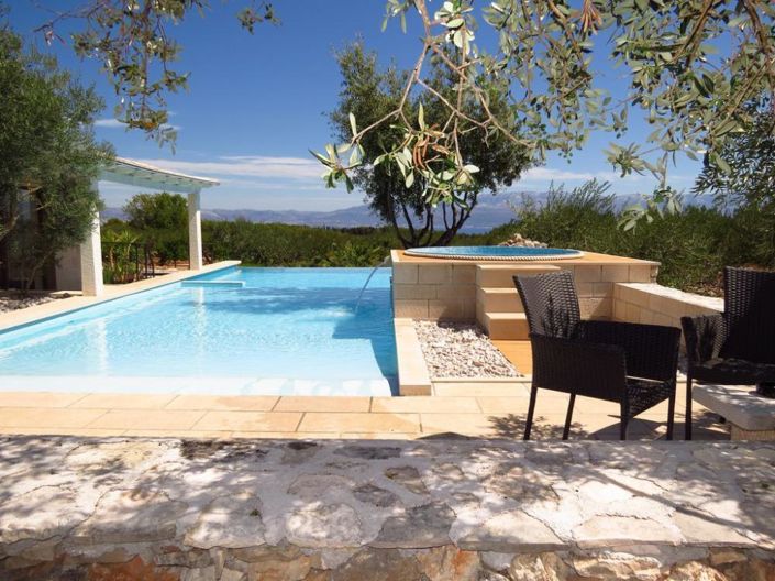 Image No.3-3 Bed Property for sale