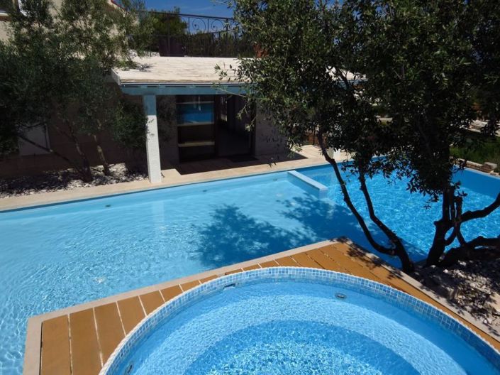 Image No.6-3 Bed Property for sale