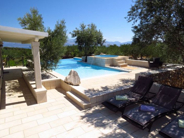 Image No.9-3 Bed Property for sale