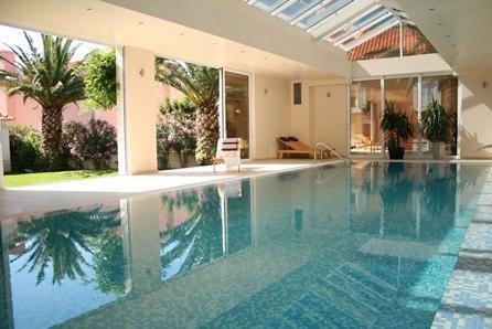 Image No.3-8 Bed Property for sale