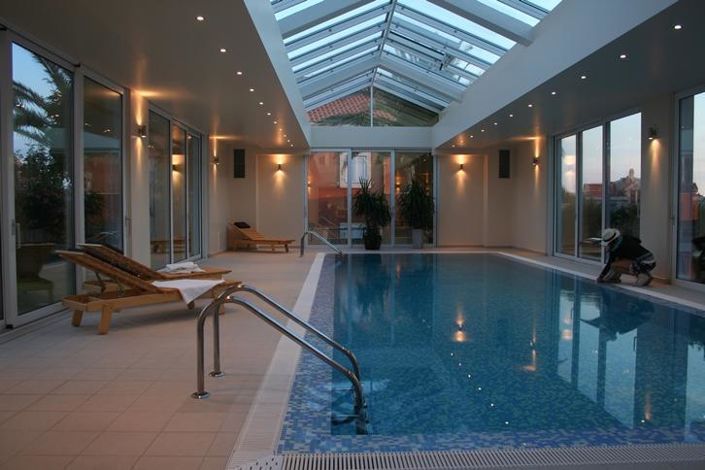 Image No.4-8 Bed Property for sale