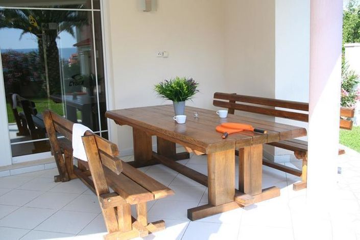 Image No.9-8 Bed Property for sale