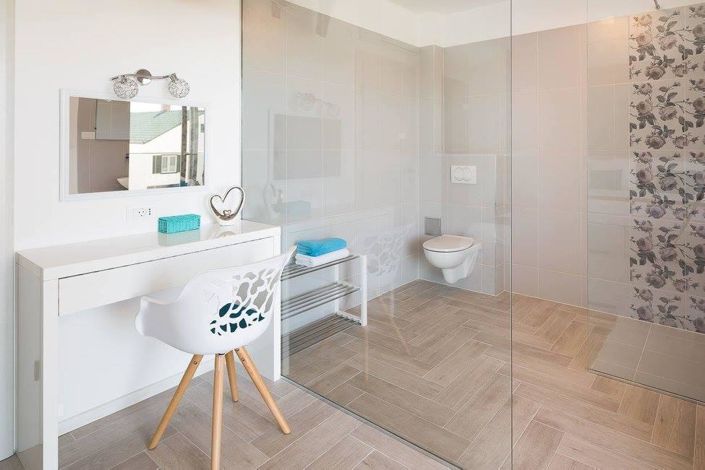 Image No.14-5 Bed Property for sale