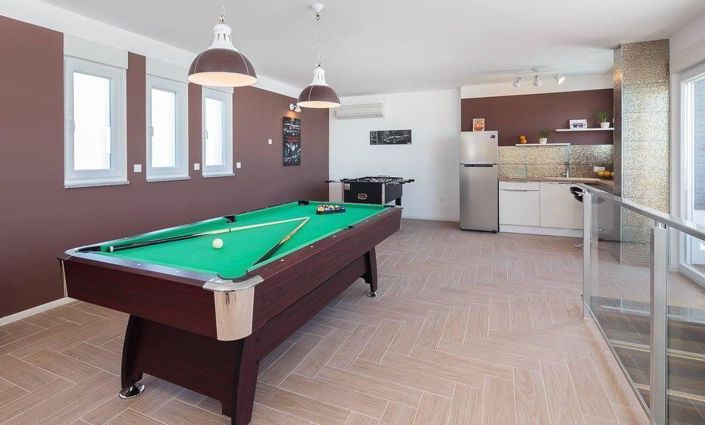 Image No.9-5 Bed Property for sale