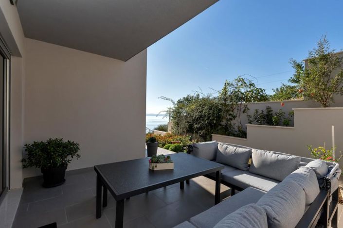 Image No.13-5 Bed Property for sale