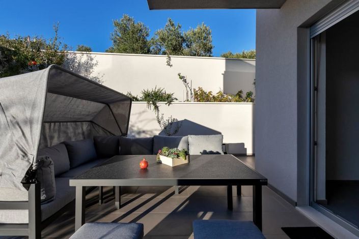 Image No.16-5 Bed Property for sale