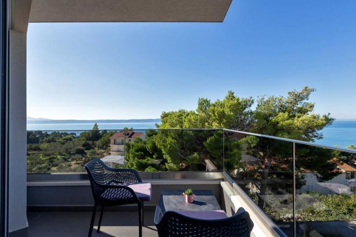 Image No.7-5 Bed Property for sale