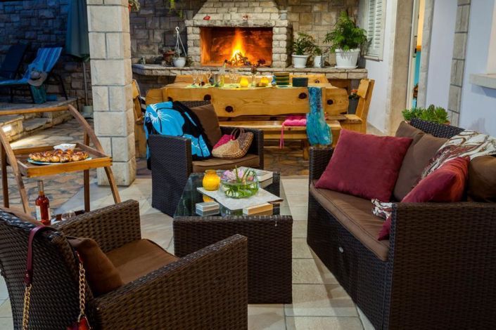 Image No.15-7 Bed Property for sale