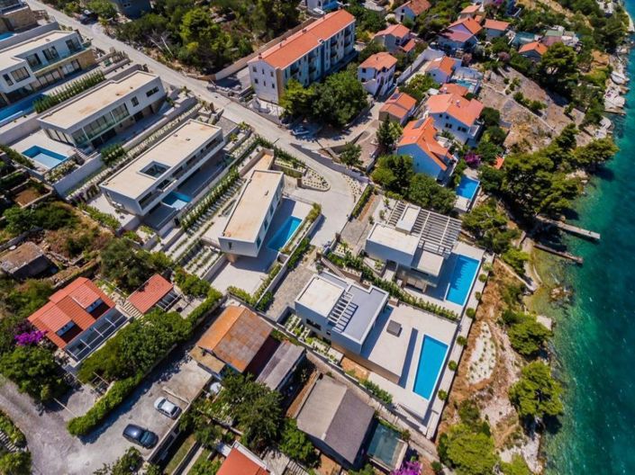 Image No.2-4 Bed Property for sale