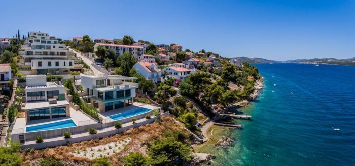 Image No.4-4 Bed Property for sale