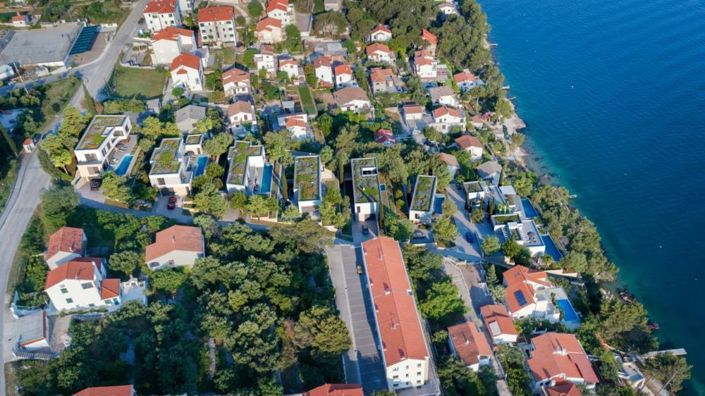 Image No.8-5 Bed Property for sale