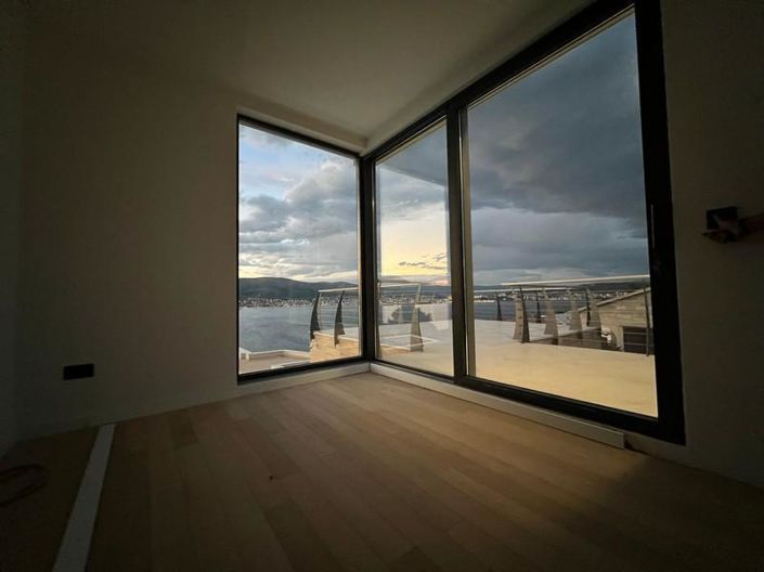 Image No.25-4 Bed Property for sale