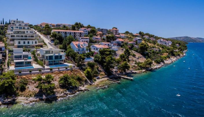 Image No.17-4 Bed Property for sale