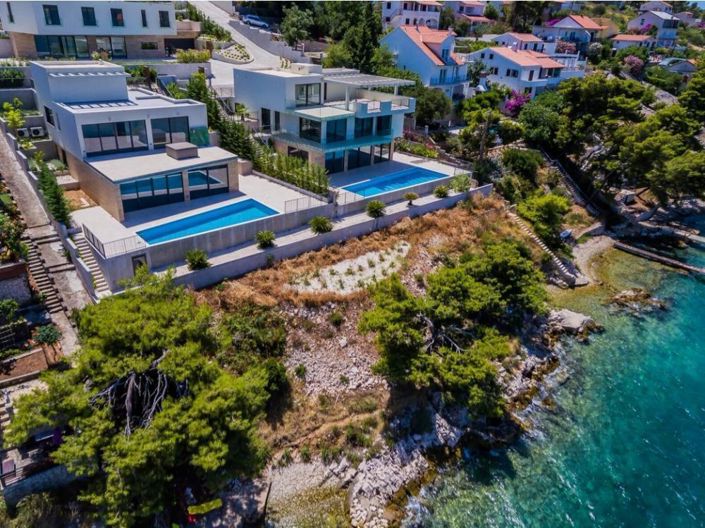 Image No.4-4 Bed Property for sale