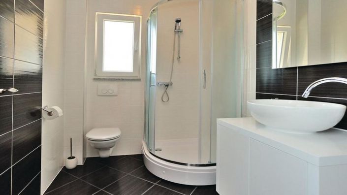 Image No.16-4 Bed Property for sale