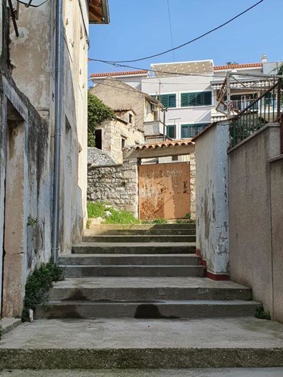 Image No.5-3 Bed Property for sale