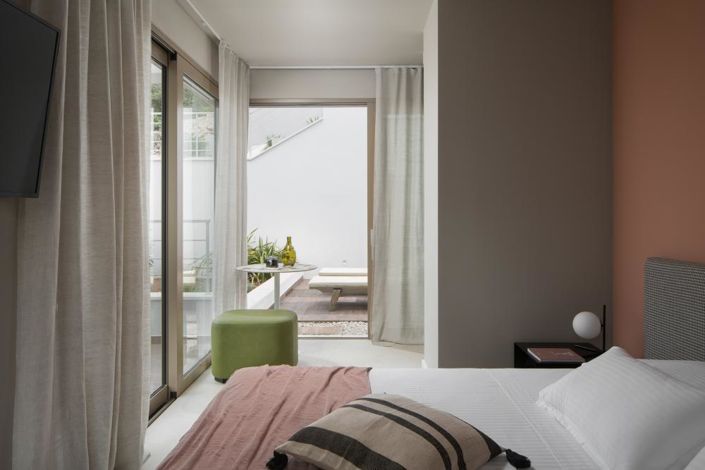 Image No.25-4 Bed Property for sale