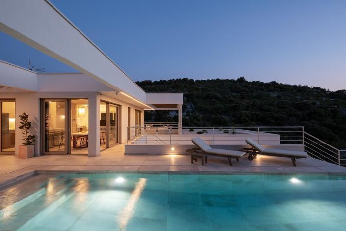 Image No.7-4 Bed Property for sale