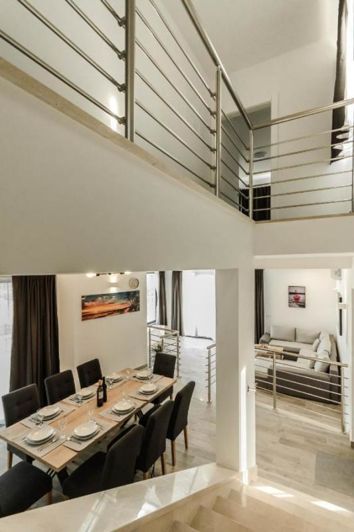 Image No.15-4 Bed Property for sale