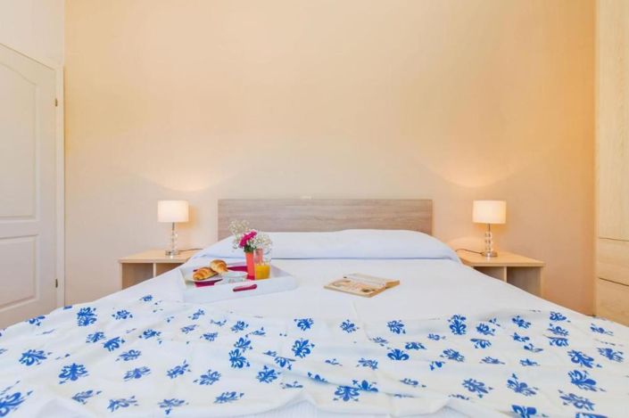 Image No.23-10 Bed Property for sale