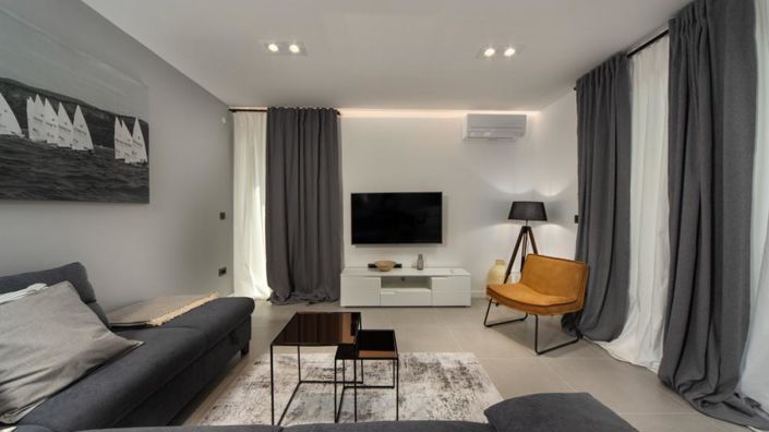 Image No.14-4 Bed Property for sale