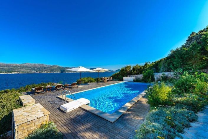 Image No.1-4 Bed Property for sale