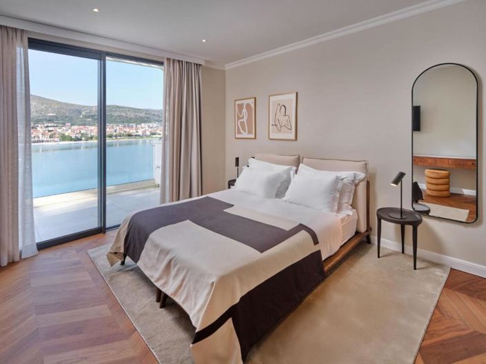 Image No.23-5 Bed Property for sale