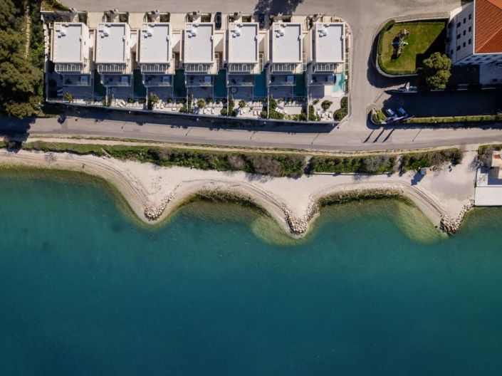 Image No.9-5 Bed Property for sale