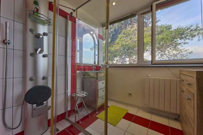 Image No.13-5 Bed Property for sale