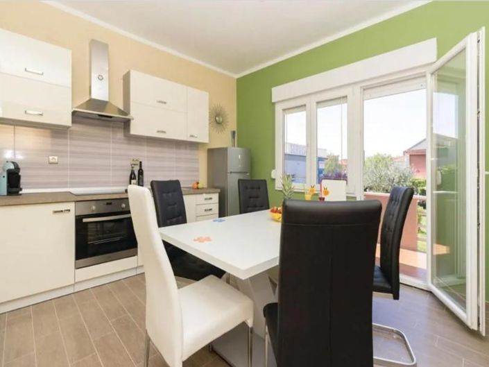 Image No.19-5 Bed Property for sale