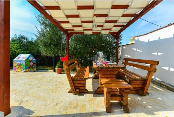 Image No.8-5 Bed Property for sale