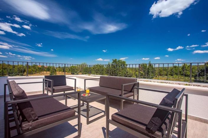 Image No.25-3 Bed Property for sale