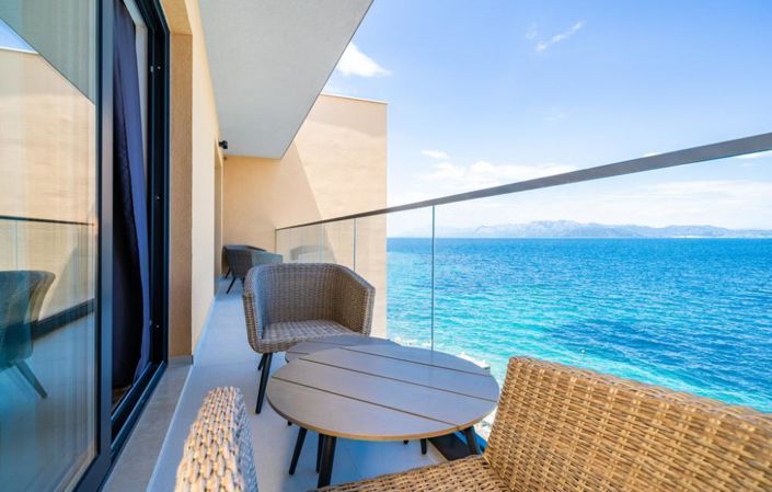 Image No.21-6 Bed Property for sale