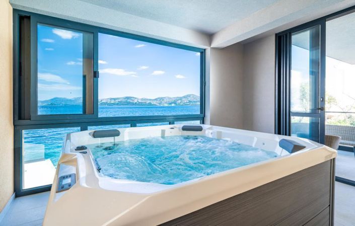 Image No.7-6 Bed Property for sale