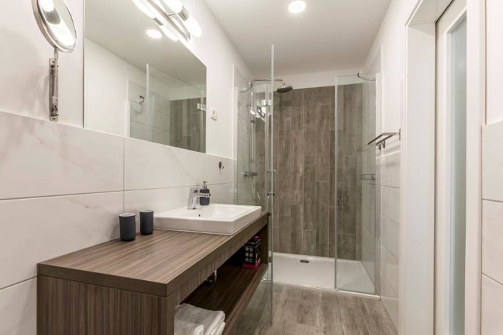 Image No.18-4 Bed Property for sale