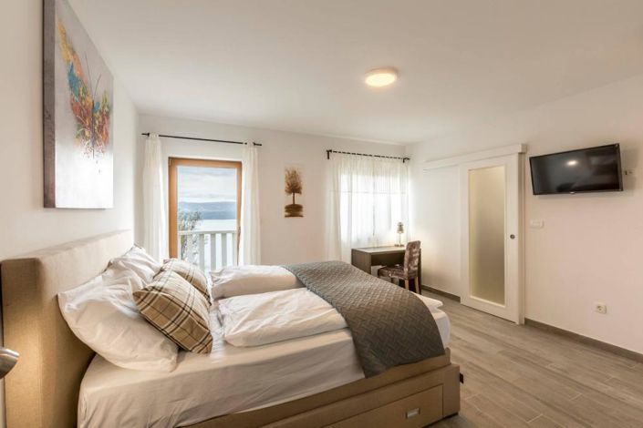 Image No.24-4 Bed Property for sale