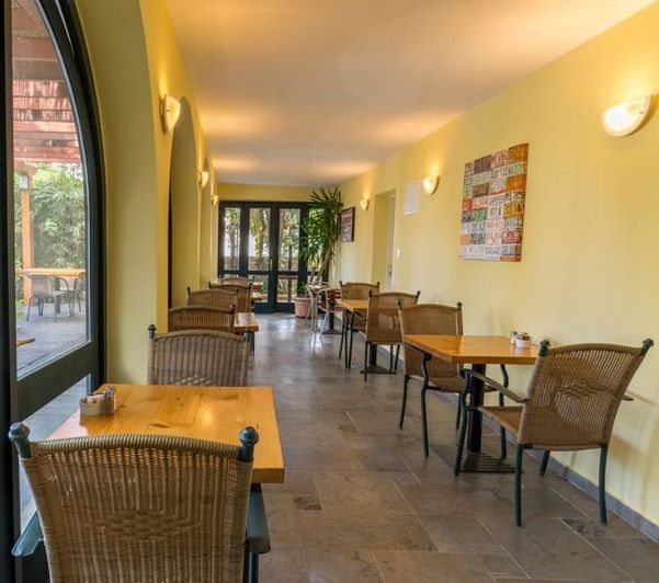 Image No.12-13 Bed Property for sale