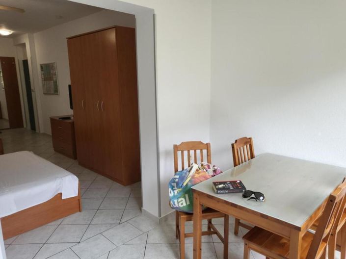 Image No.10-19 Bed Property for sale