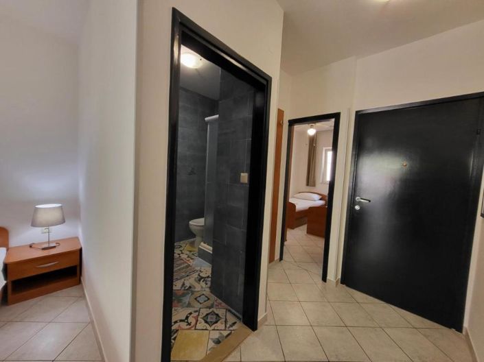 Image No.7-19 Bed Property for sale