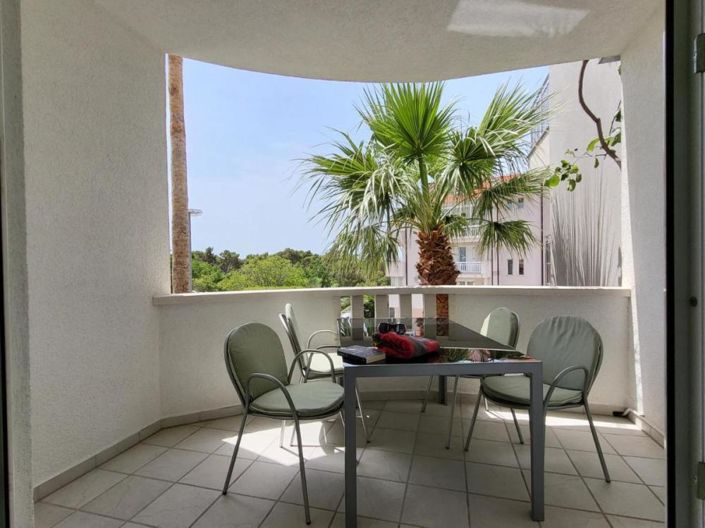 Image No.8-19 Bed Property for sale