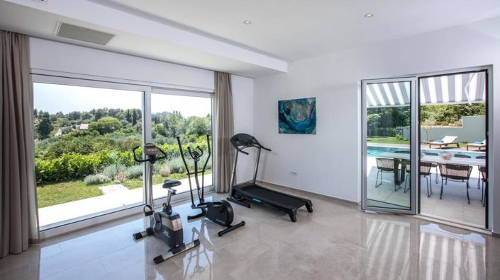 Image No.12-4 Bed Property for sale