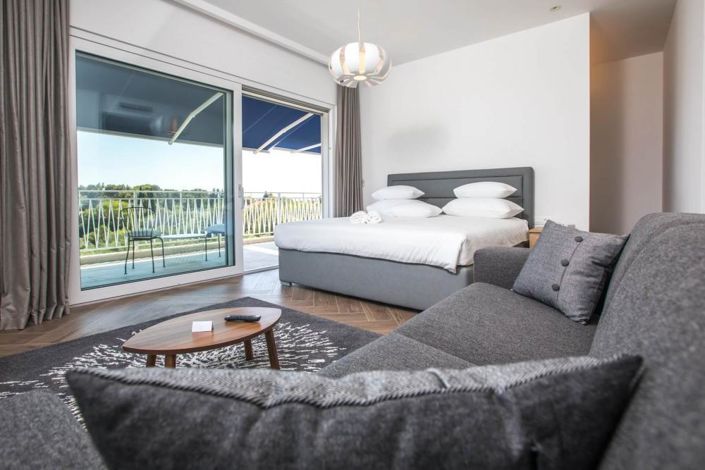 Image No.19-4 Bed Property for sale